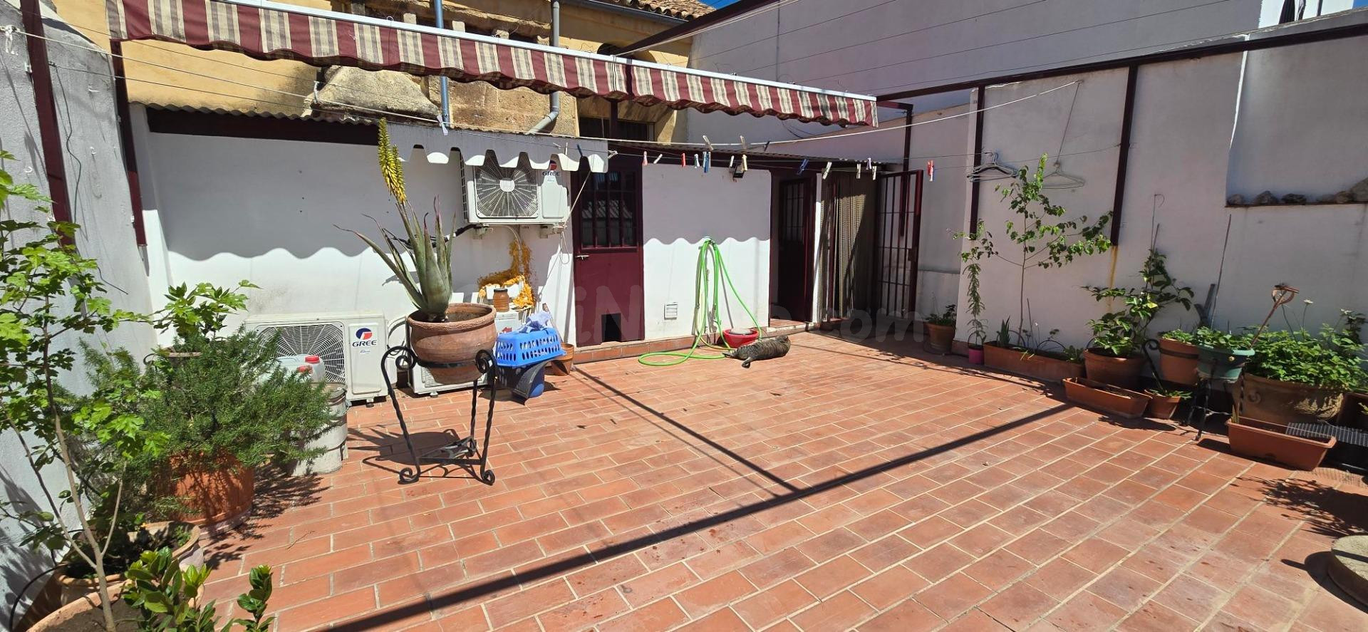 Excelente casa reformada en San Agustín con garaje y local incluido