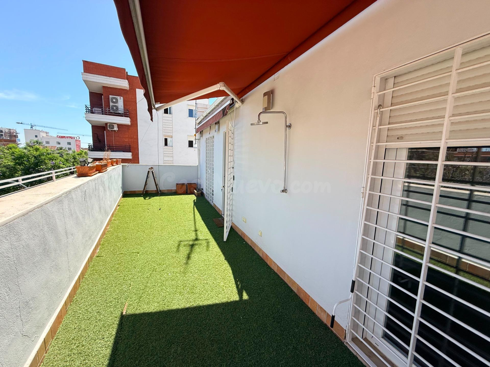 ATICO CON TERRAZA DE 25 M2 TOTALMENTE REFORMADO