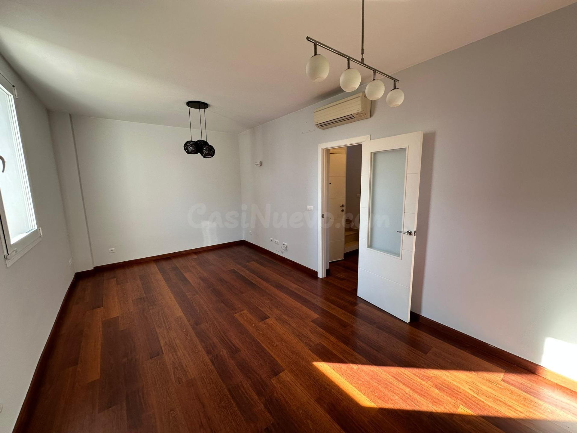 ATICO CON TERRAZA DE 25 M2 TOTALMENTE REFORMADO - foto 4