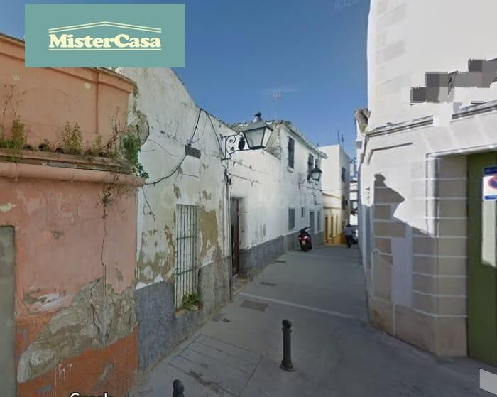 Exclusiva:  Casa - Solar en Zona Centro