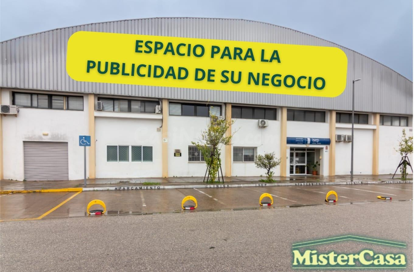 Exclusiva: Edificio singular con clínica y naves, MULTIPLES  - foto 5