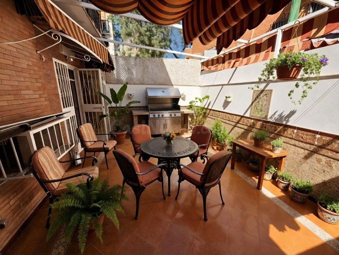 CASA ADOSADA CON PISCINA COMUNITARIA