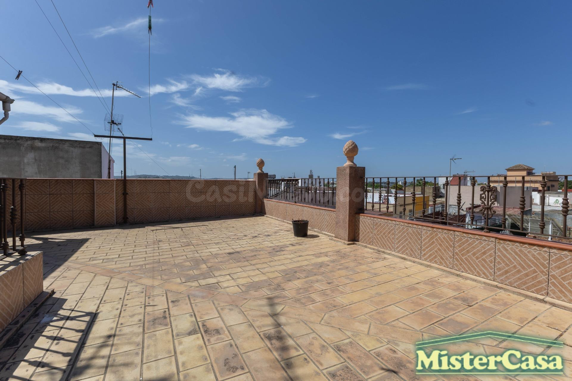 OPORTUNIDAD! Bda.Torresoto, casa, 5 dormitorios, 2 baños, terraza, gran azotea MEJOR VER!