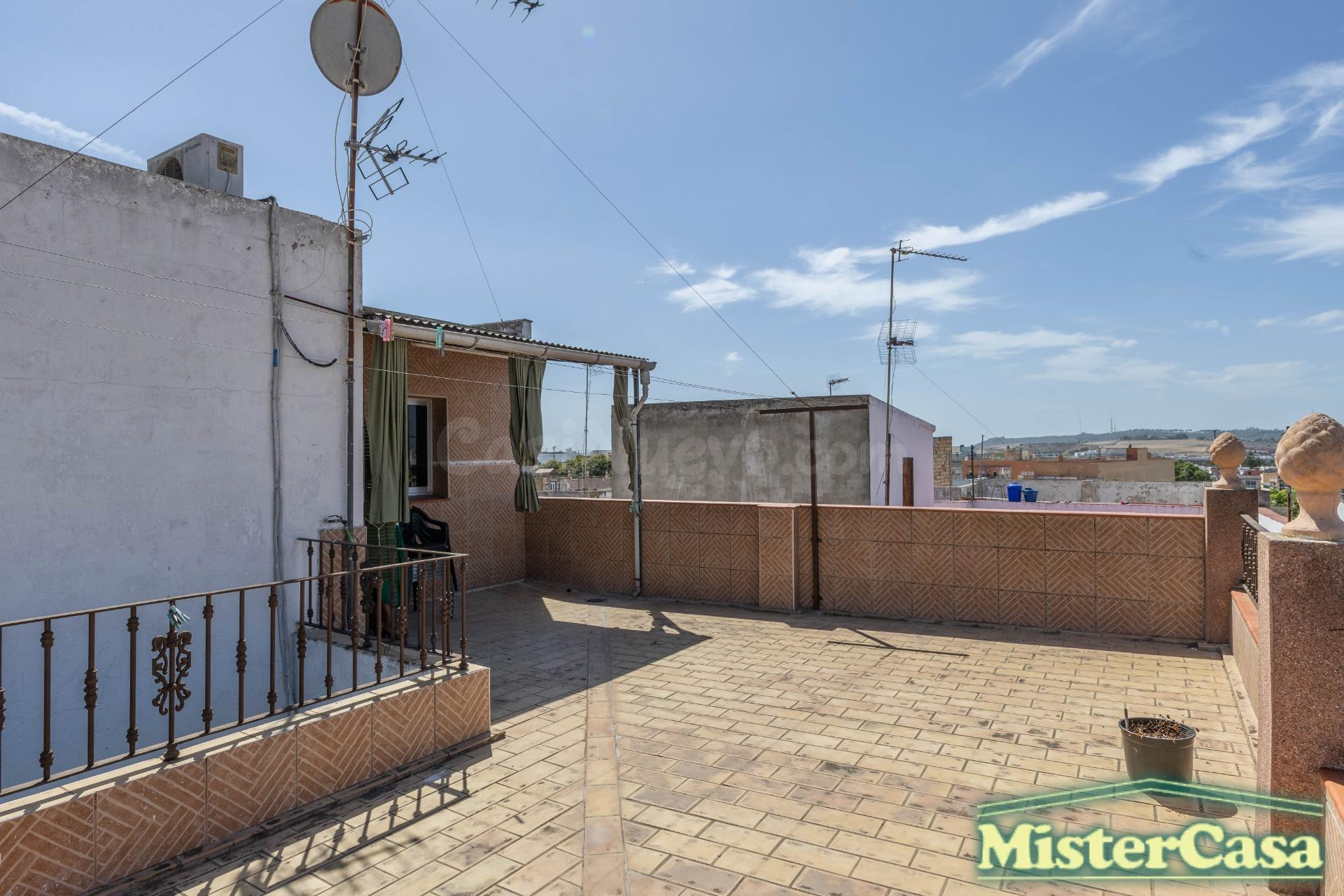 OPORTUNIDAD! Bda.Torresoto, casa, 5 dormitorios, 2 baños, terraza, gran azotea MEJOR VER! - foto 4