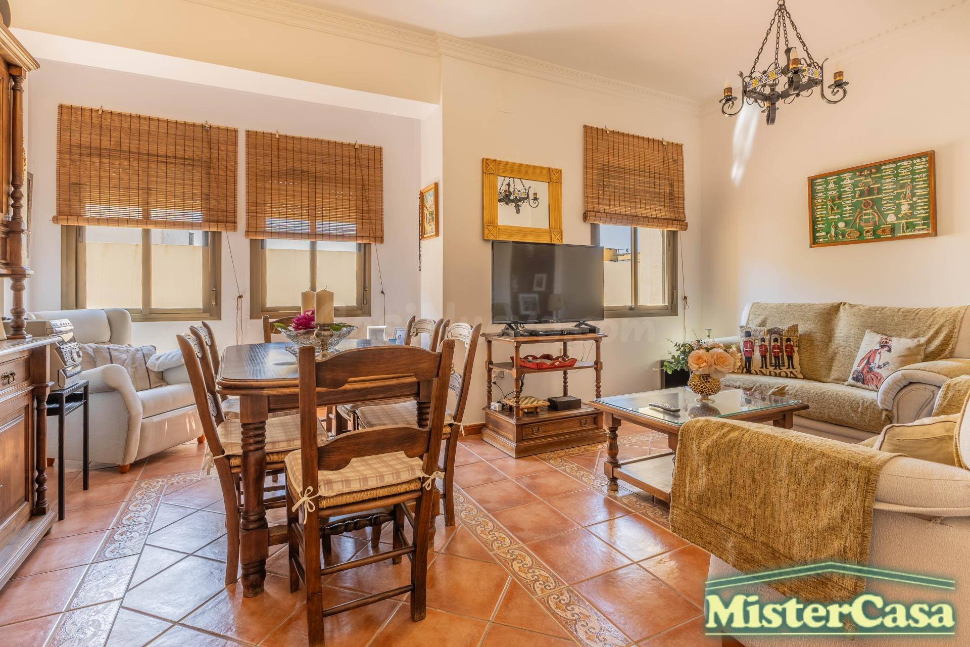 EXCLUSIVA: AMPLIO PISO 130 M2 REFORMADO - CENTRO DE JEREZ, BARRIO DE SANTIAGO - foto 2