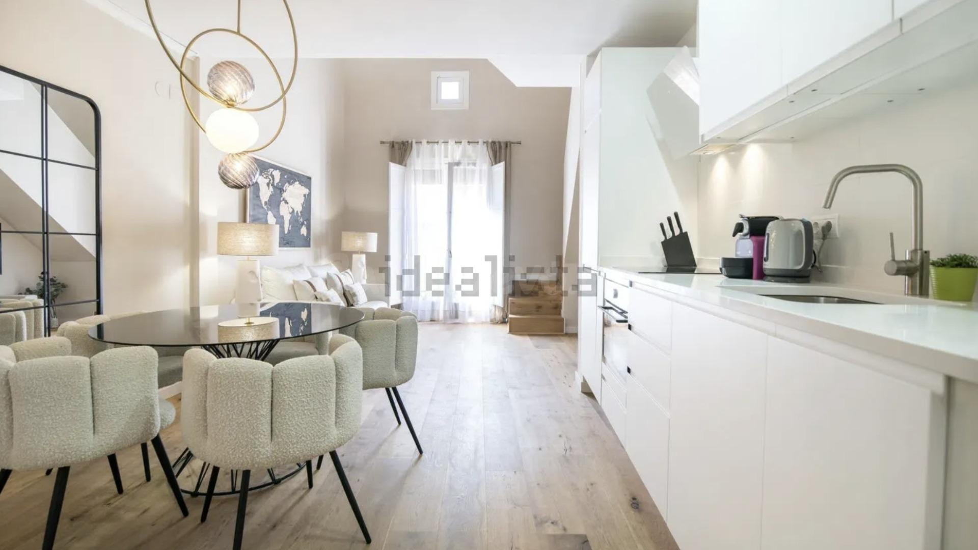 Exclusivo dúplex con terraza en el corazón de Valencia - foto 2