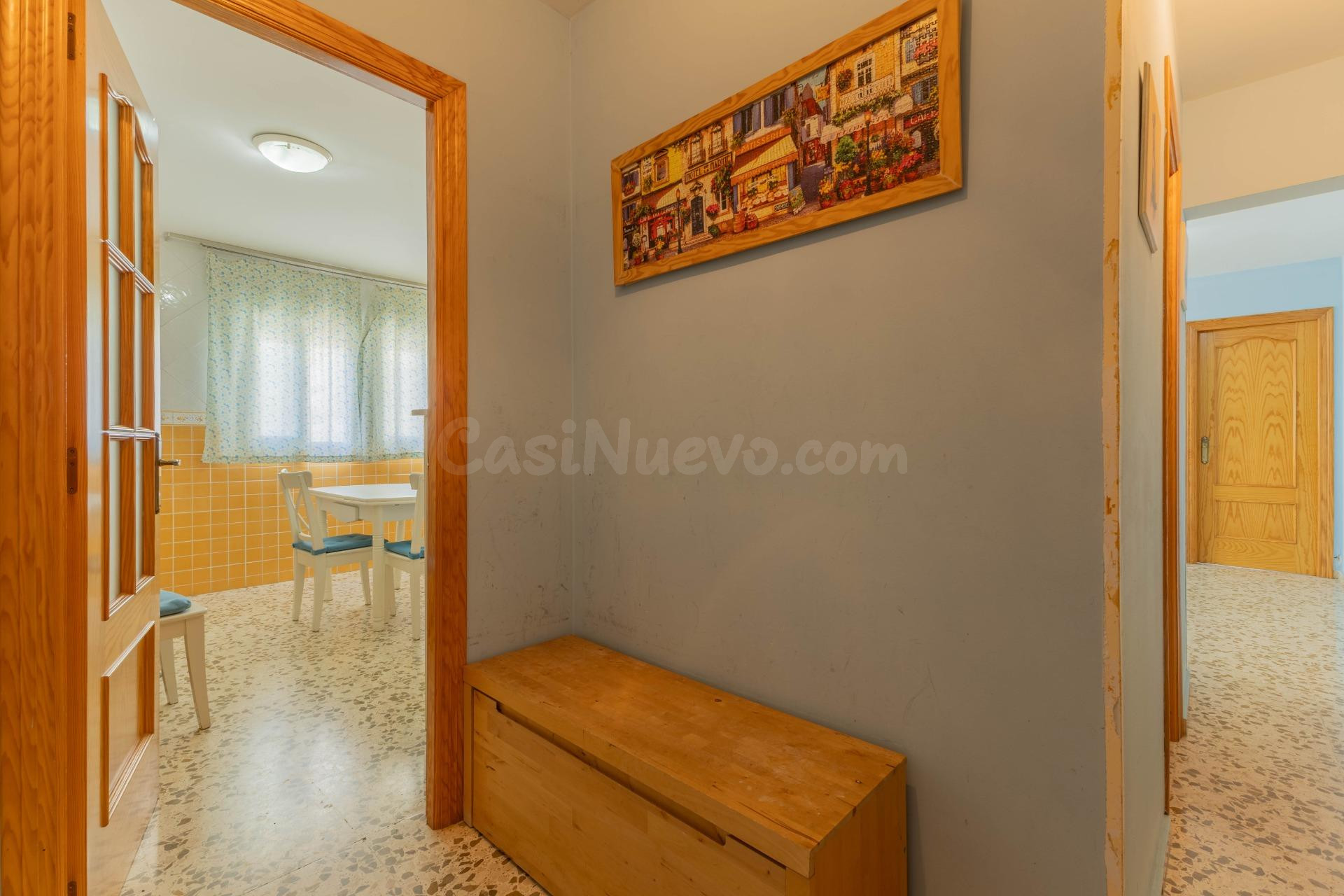 EXCLUSIVA!! Amplio y Luminoso Piso  2 dormitorios y 1 baño . Junto al Hospital - foto 4