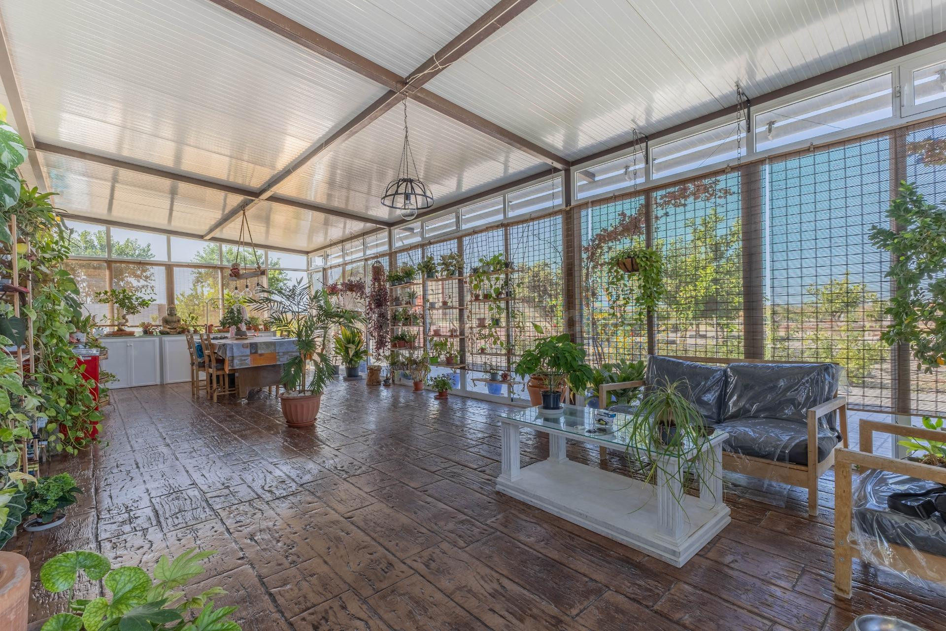 EXCLUSIVA! Chalet independiente . 3 dormitorios , 2 baños , piscina , pista de baloncesto /tenis y garaje en parcela de 21.000m2 . Jerez de la Frontera - foto 2