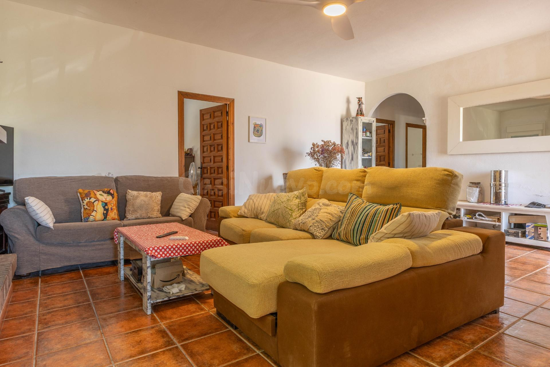 ¡EXCLUSIVA! Finca autosostenible con vivienda, piscina y más - foto 4