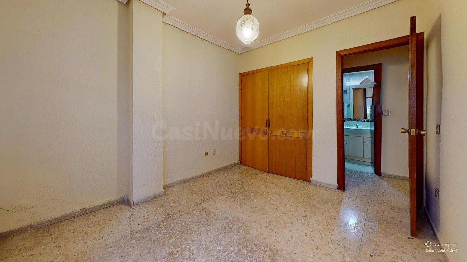 MAGNIFICA VIVIENDA SITUADA EN PLENA JUDERÍA, CON TRES DORMITORIOS, BAÑO y COCINA CON ACCESO A UN ÁMPLIO PATIO!