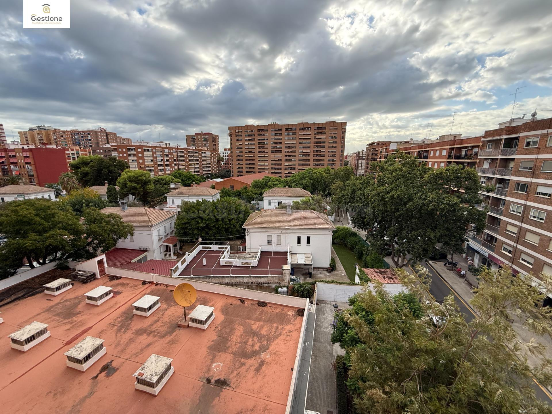 LUZ, AMPLITUD Y UNA DISTRIBUCIÓN PERFECTA . VIVIENDA REFORMA - foto 4