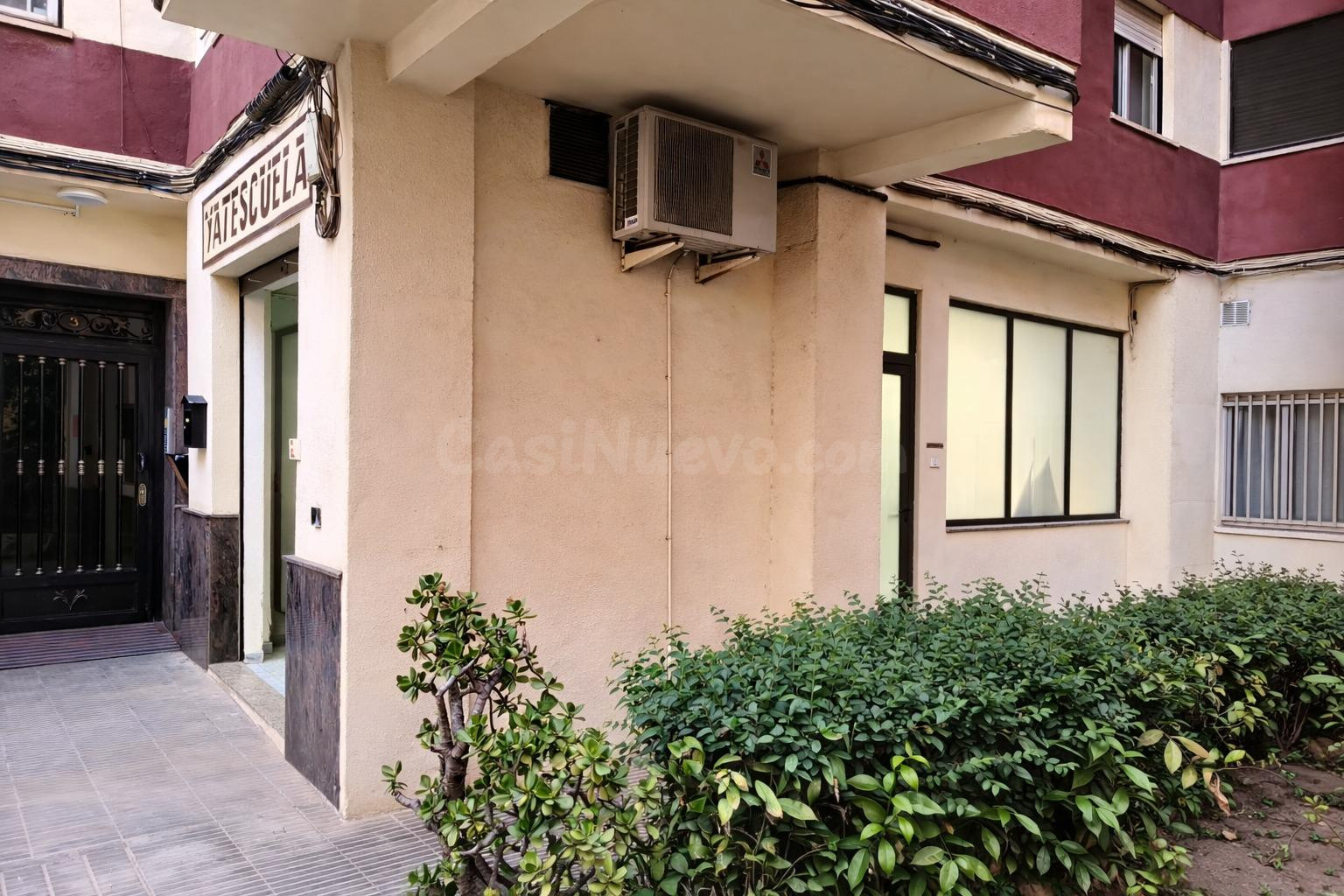 ref 08659 Salico vende local comercial de 203 m2 a pie de calle con doble acceso.