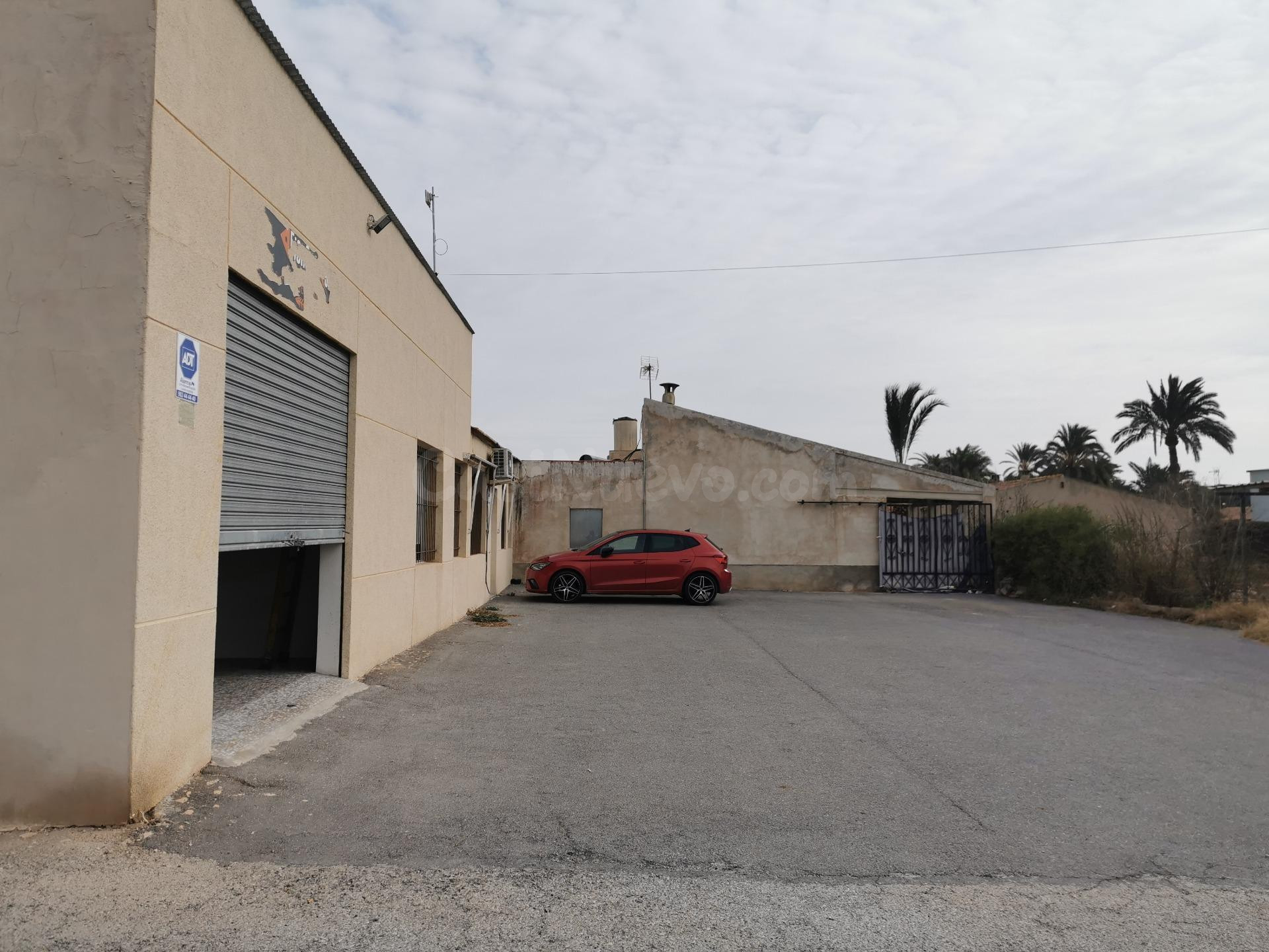 SE VENDE PARCELA EN LA CARRETERA DE MATOLA CON NAVES - foto 4