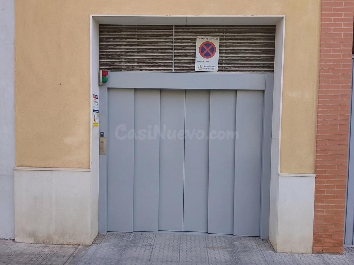 ¡OLVÍDATE DE DAR VUELTAS BUSCANDO APARCAMIENTO!