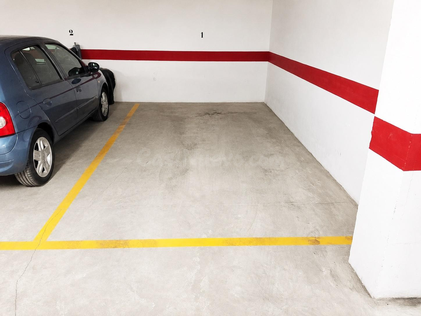 ¡OLVÍDATE DE DAR VUELTAS BUSCANDO APARCAMIENTO! - foto 5