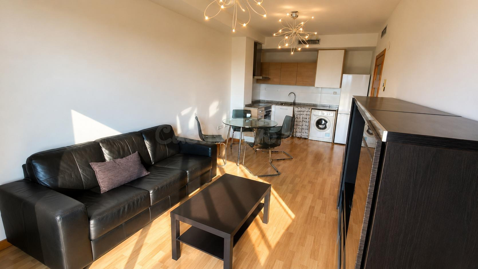 Ref- 08661 Salico vende piso luminoso de 2 habitaciones con balcón, garaje y trastero - foto 3