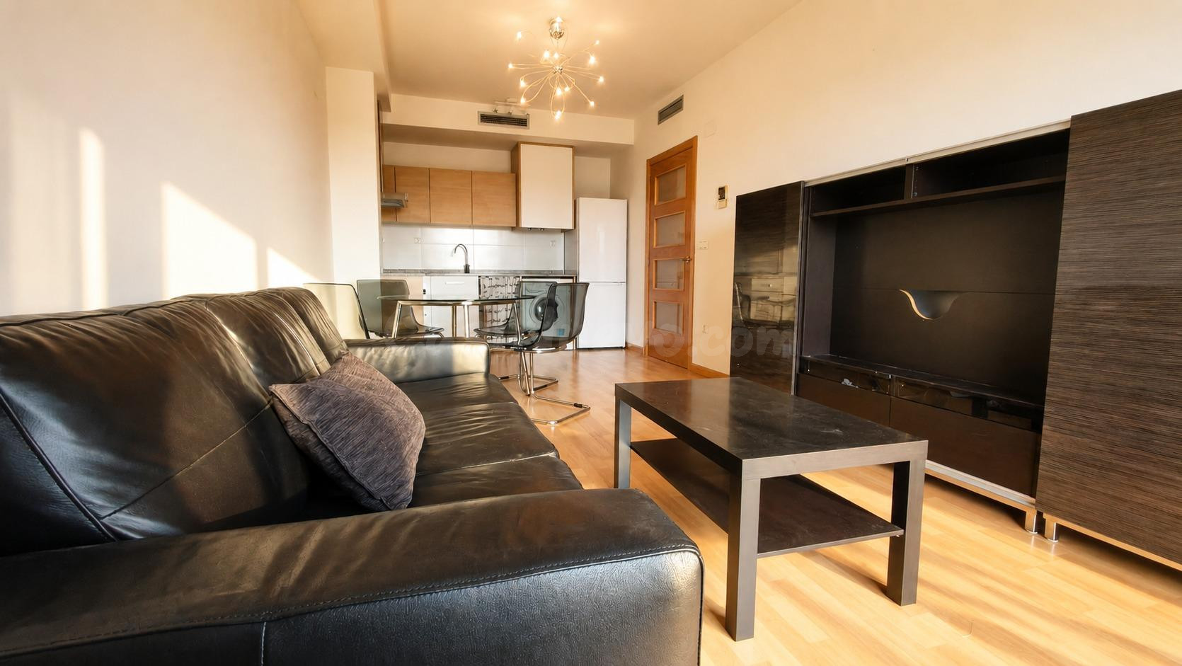 Ref- 08661 Salico vende piso luminoso de 2 habitaciones con balcón, garaje y trastero - foto 4