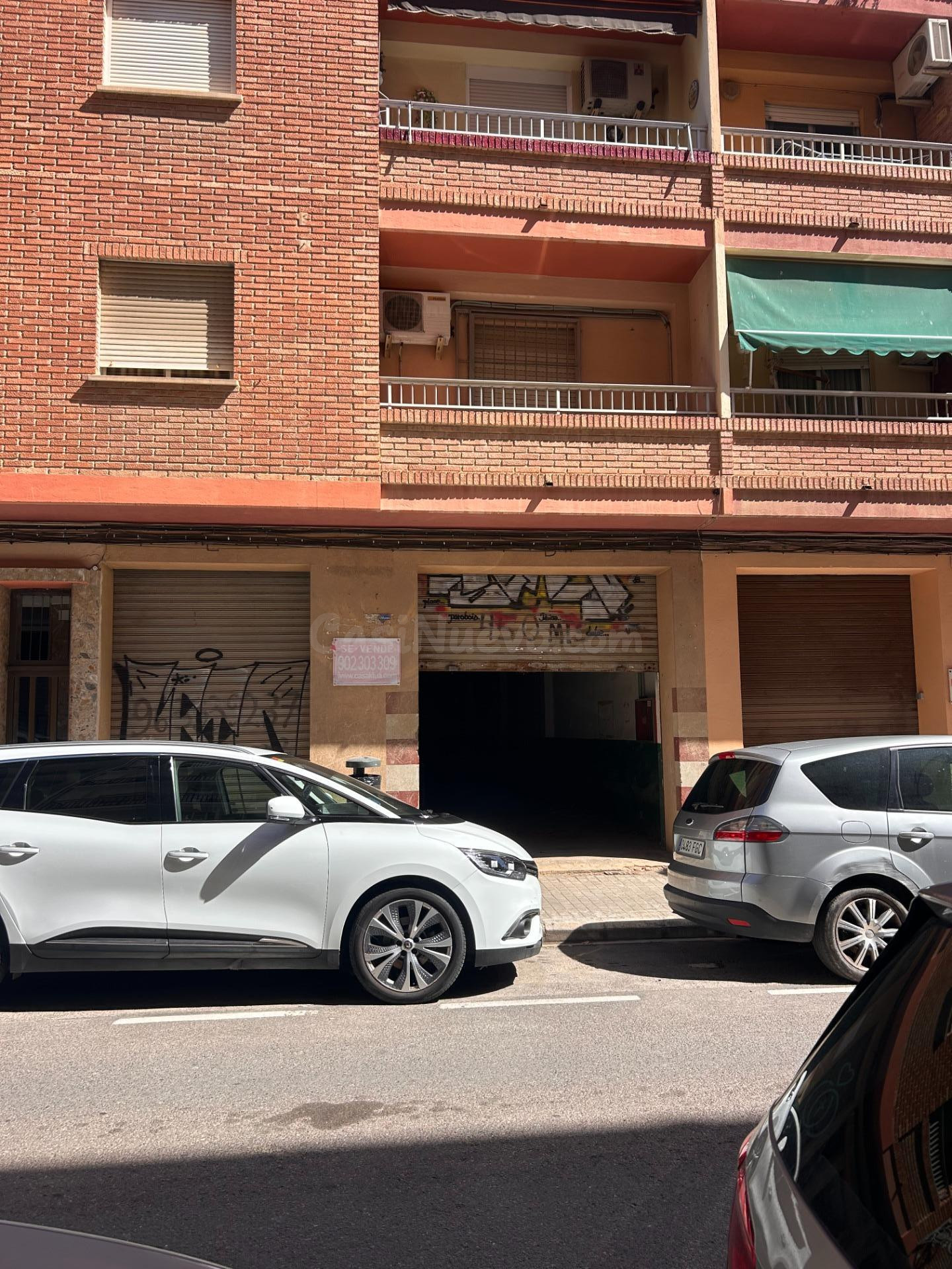 Ref 08663 LOCAL CON NAVE EN VALENCIA CAPITAL (OLIVERETA)