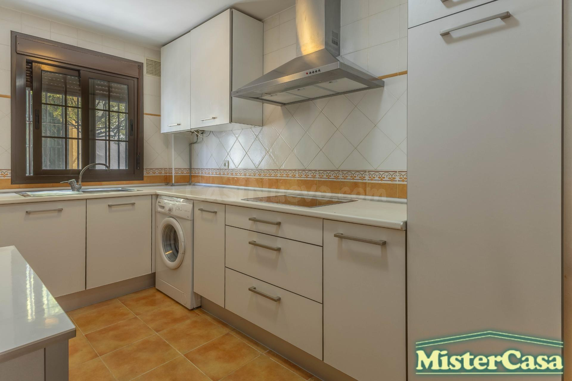 EXCLUSIVA! Calle lealas, piso,  planta baja, 2 dormitorios, 1 baño, garaje y trastero, MEJOR VER!! - foto 3