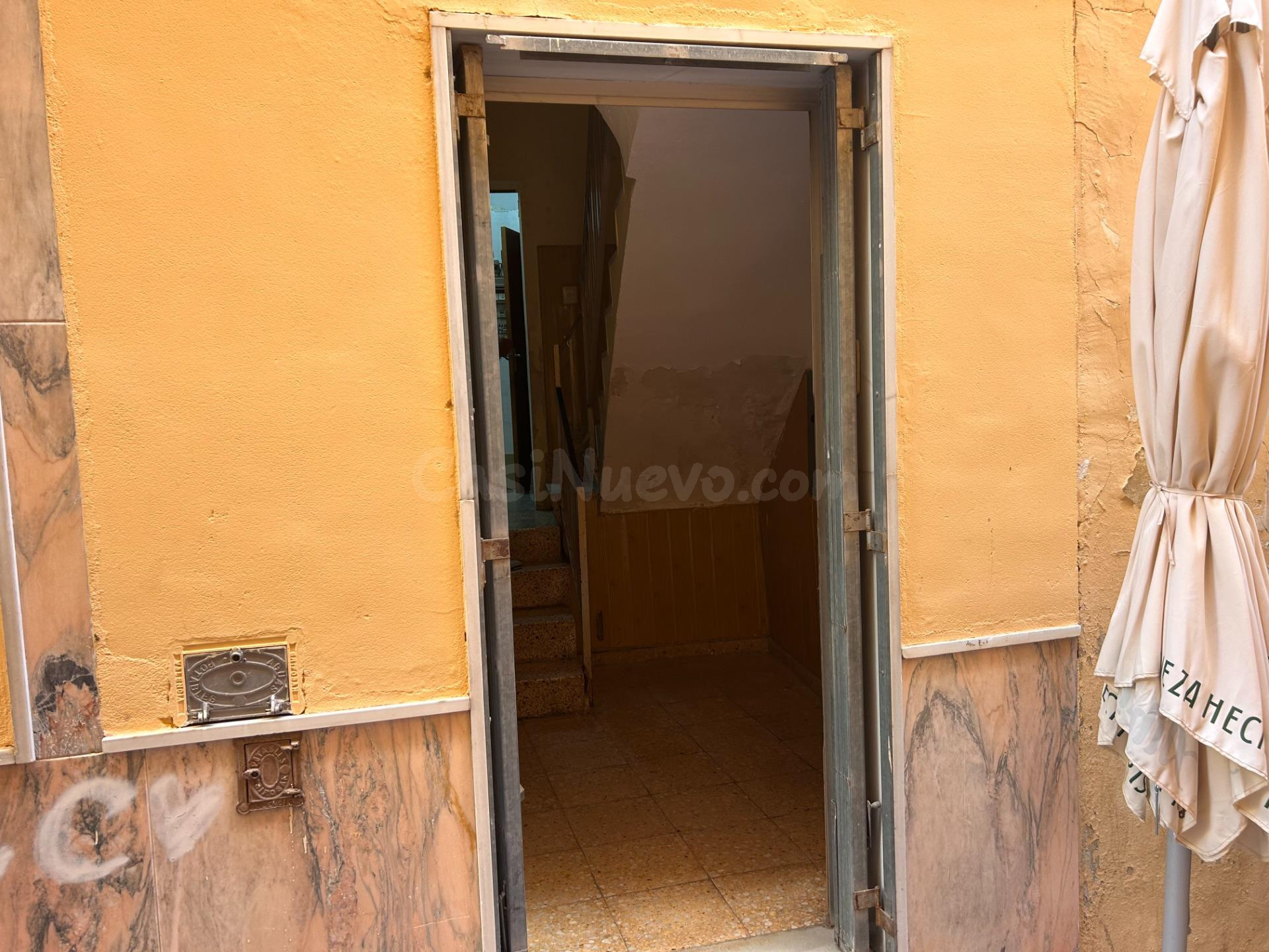 Ref. 08675 OPORTUNIDAD EDIFICIO COMPLETO EN EL CENTRO DE SEGORBE - foto 2