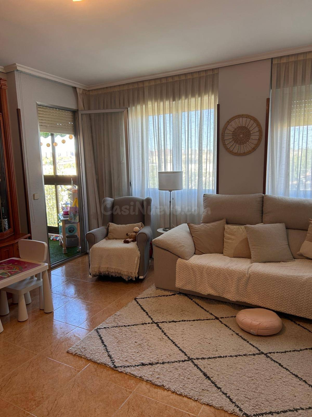 OPORTUNIDAD EN LA ZONA DE HELLIN-4 DORMITORIOS,2 BAÑOS, MAS CUARTO DE PLACHA CON 2 TERRAZAS Y ASCENSOR.