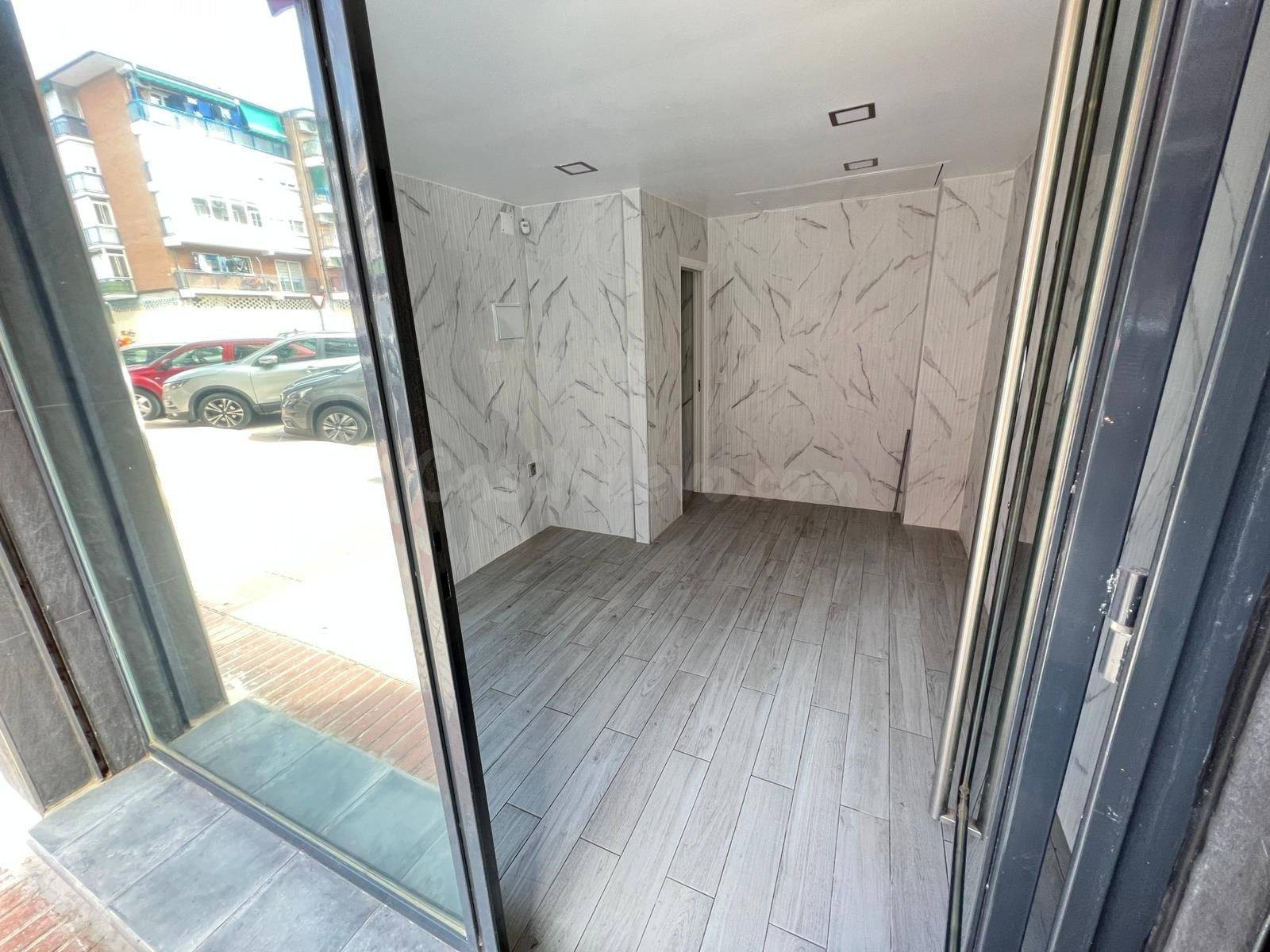 LOCAL COMERCIAL EN LA ZONA DE CANILLEJAS