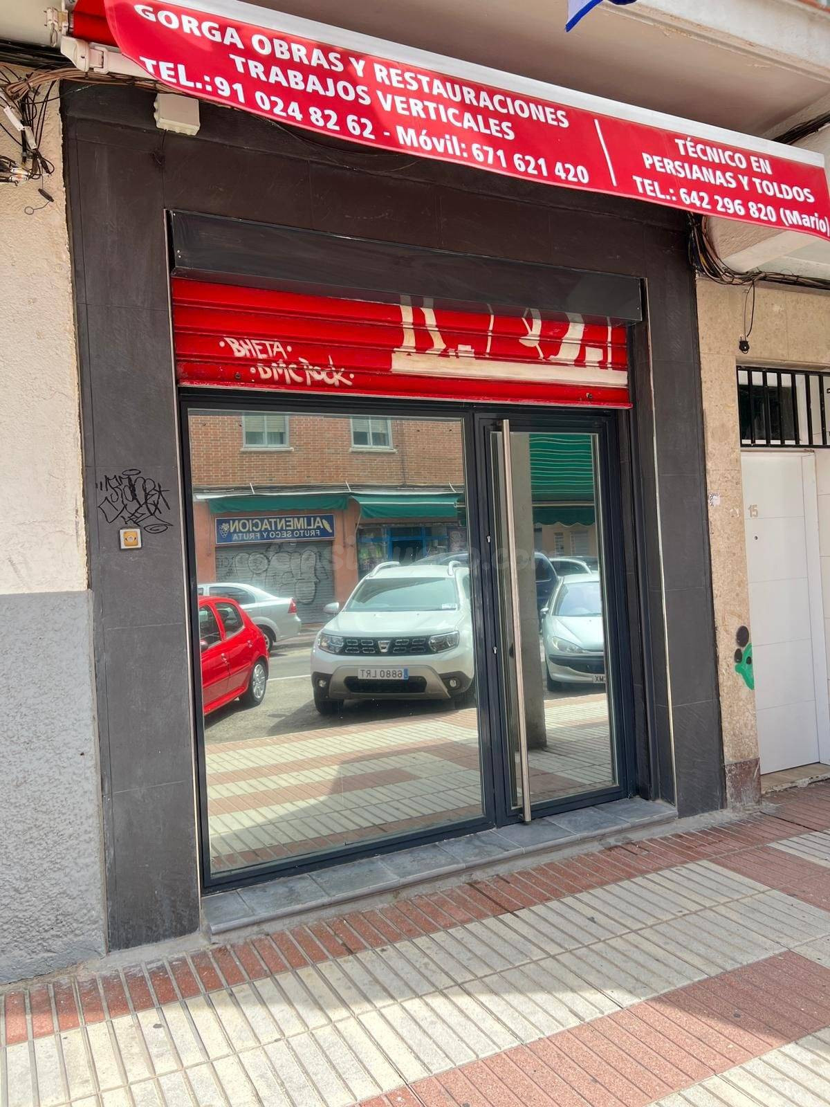LOCAL COMERCIAL EN LA ZONA DE CANILLEJAS - foto 2