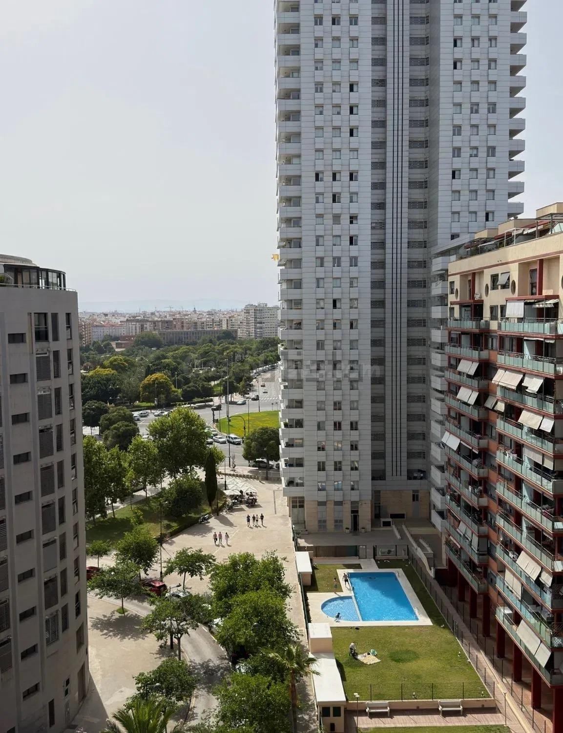 Ref. 08696 SALICO OFRECE MAGNIFICO ATICO DUPLEX EN AVENIDA F