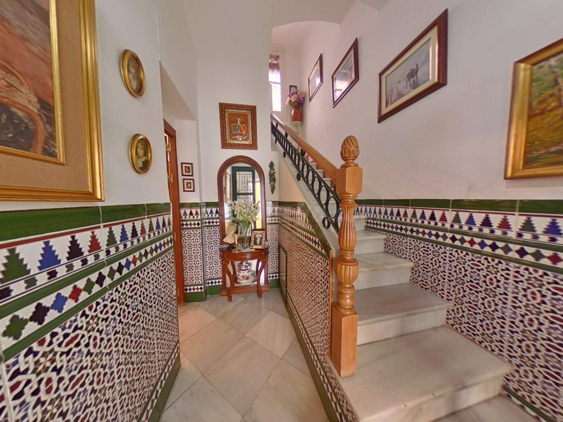 ESPECTACULAR CASA JUNTO A LA PLAZA DE  SAN MIGUEL. - foto 5