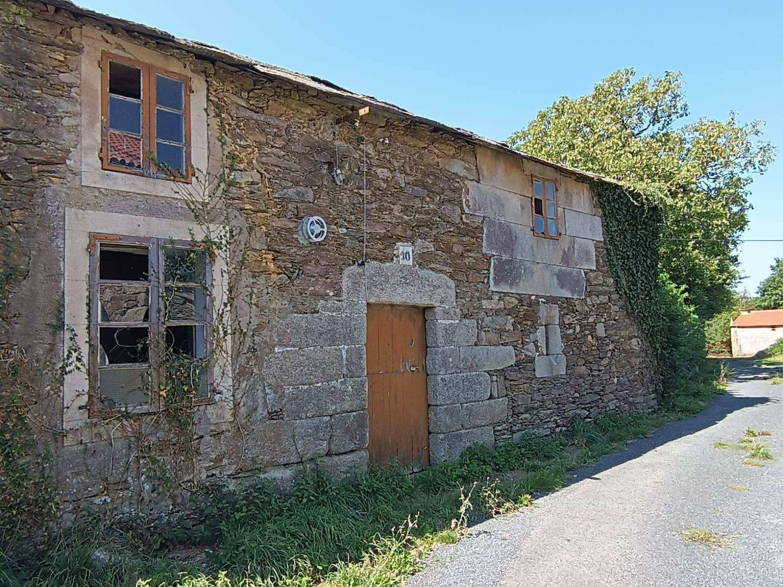 CASERIO PARA INVERSORES 75.000€, OPORTUNIDAD UNICA EN LA ZON - foto 2