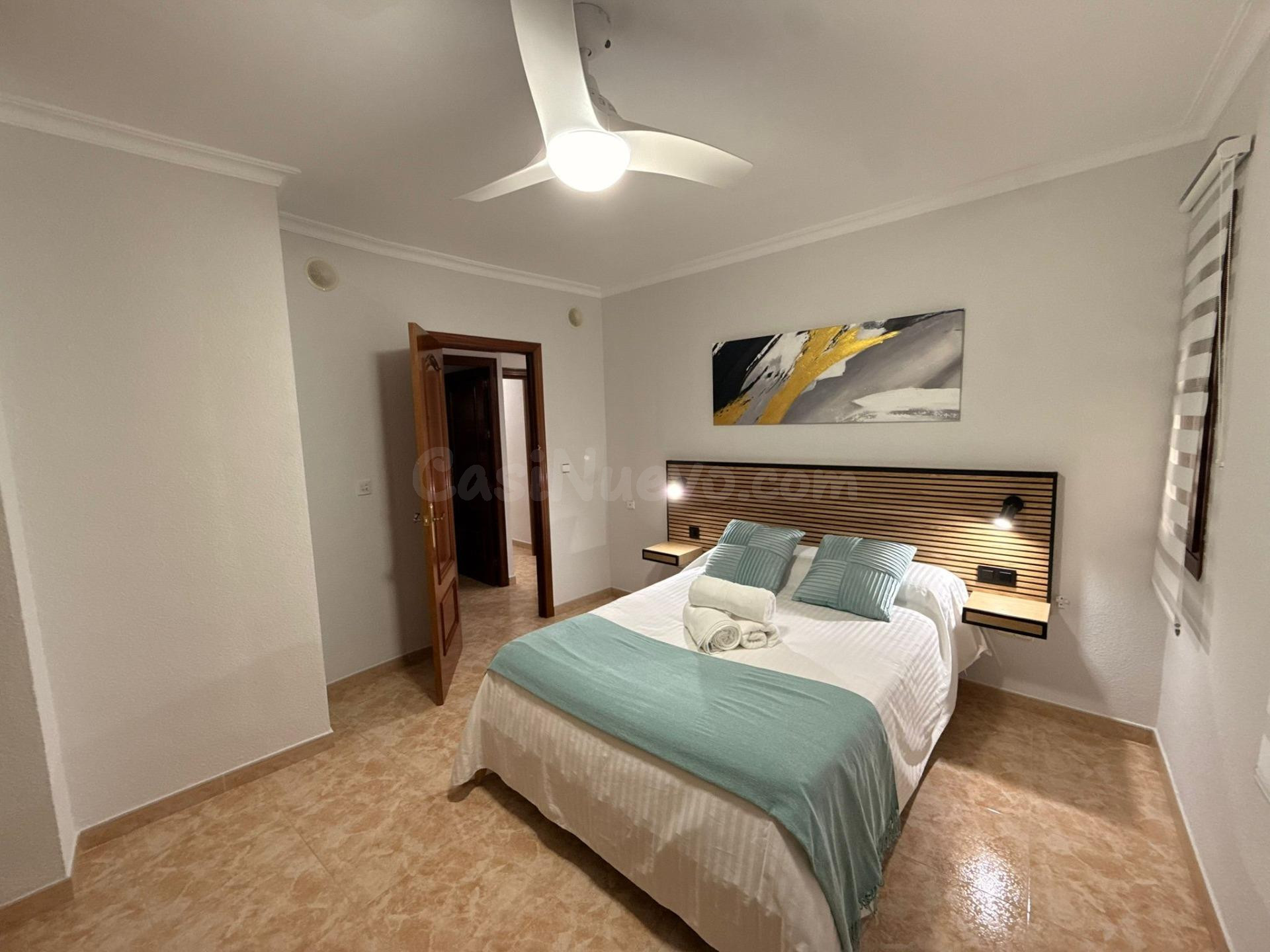 Vivienda con licencia turística, plaza de garaje y trastero incluida en Plaza de Santa Marina