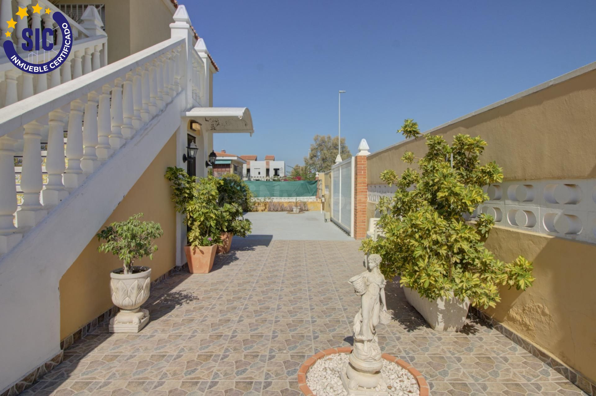 VIVE JUNTO AL MAR EN UNA CASA INDEPENDIENTE CON TERRENO - foto 4