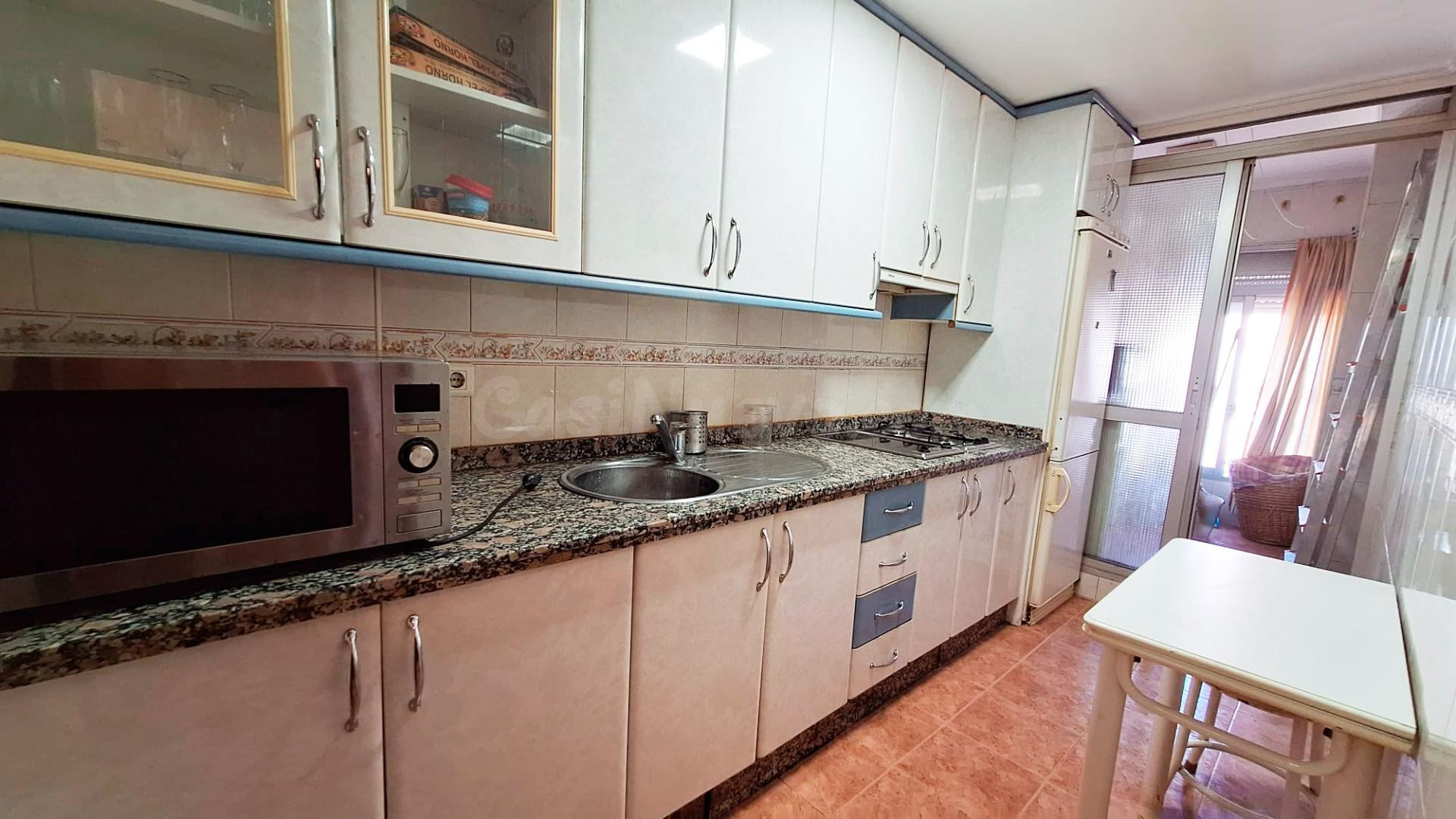 ¡¡ PISO DE TRES DORMITORIOS EXTERIOR CON ASCENSOR EN SAN JOSE OBRERO !! - foto 4