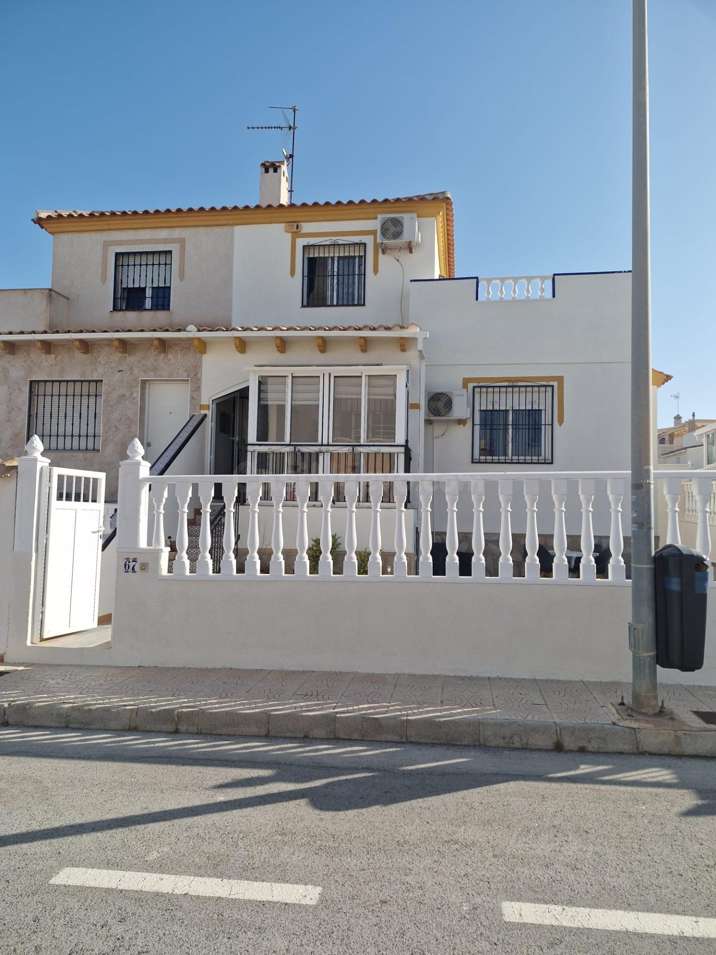 Alquiler de temporada. Adosado, Playa de La Mata/Aguas Nuevas - foto 2
