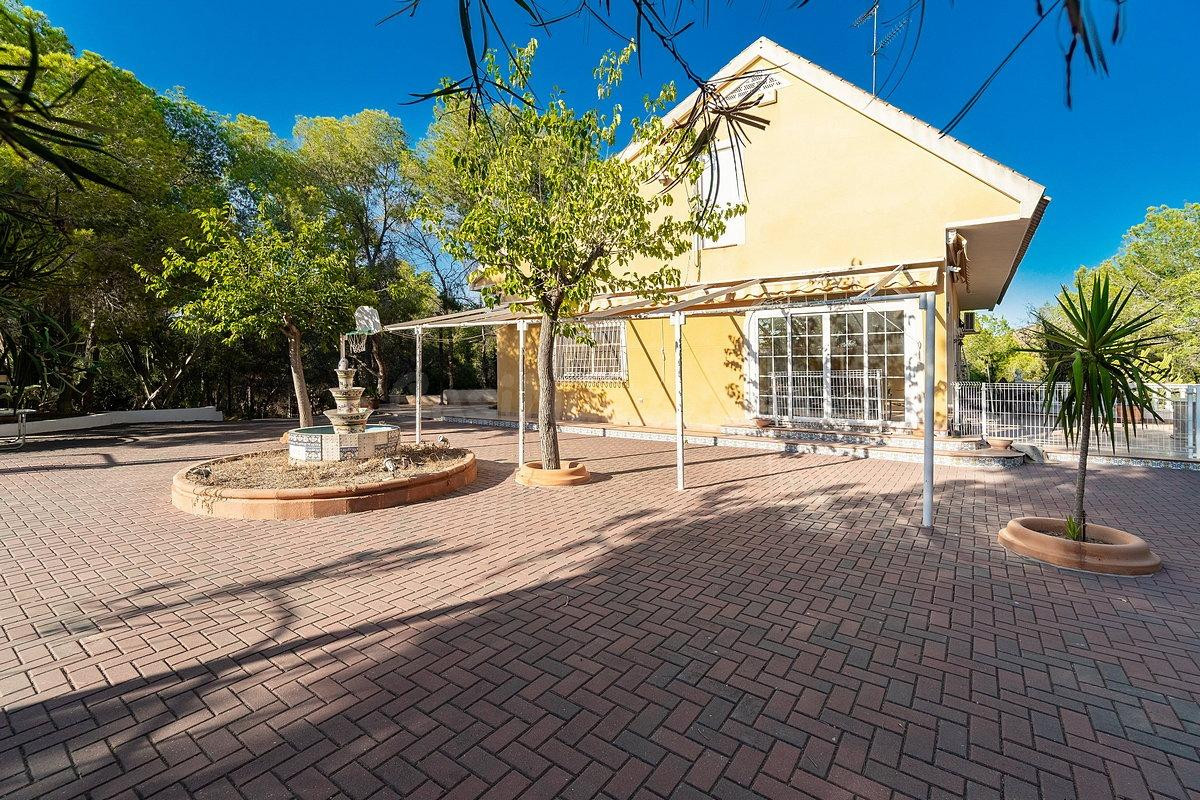 Espectacular finca con 2 viviendas independientes y 7.000 m2