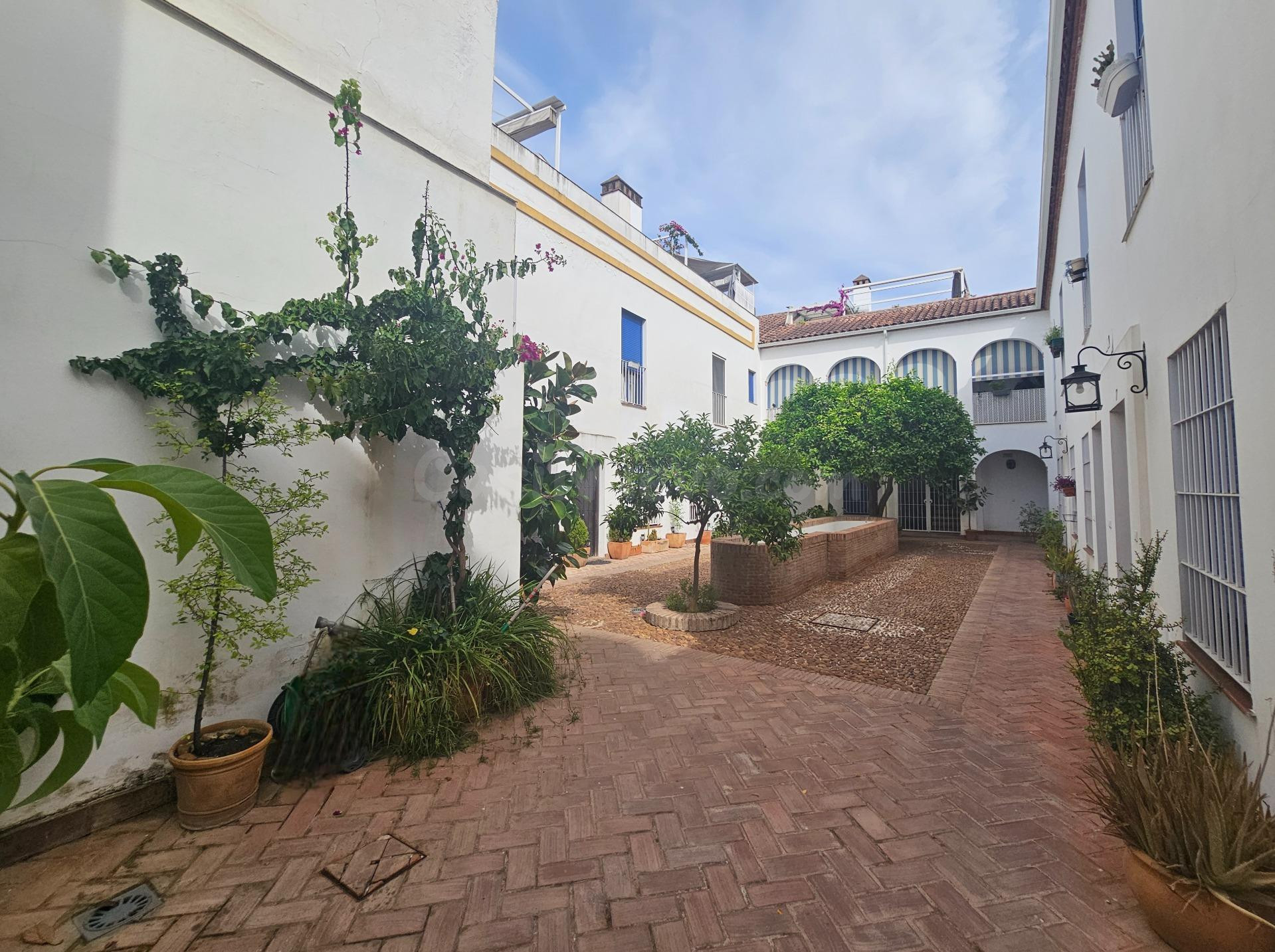 Fantástico dúplex en San Lorenzo, una vivienda con encanto muy bien ubicada y con plaza de garaje. - foto 3
