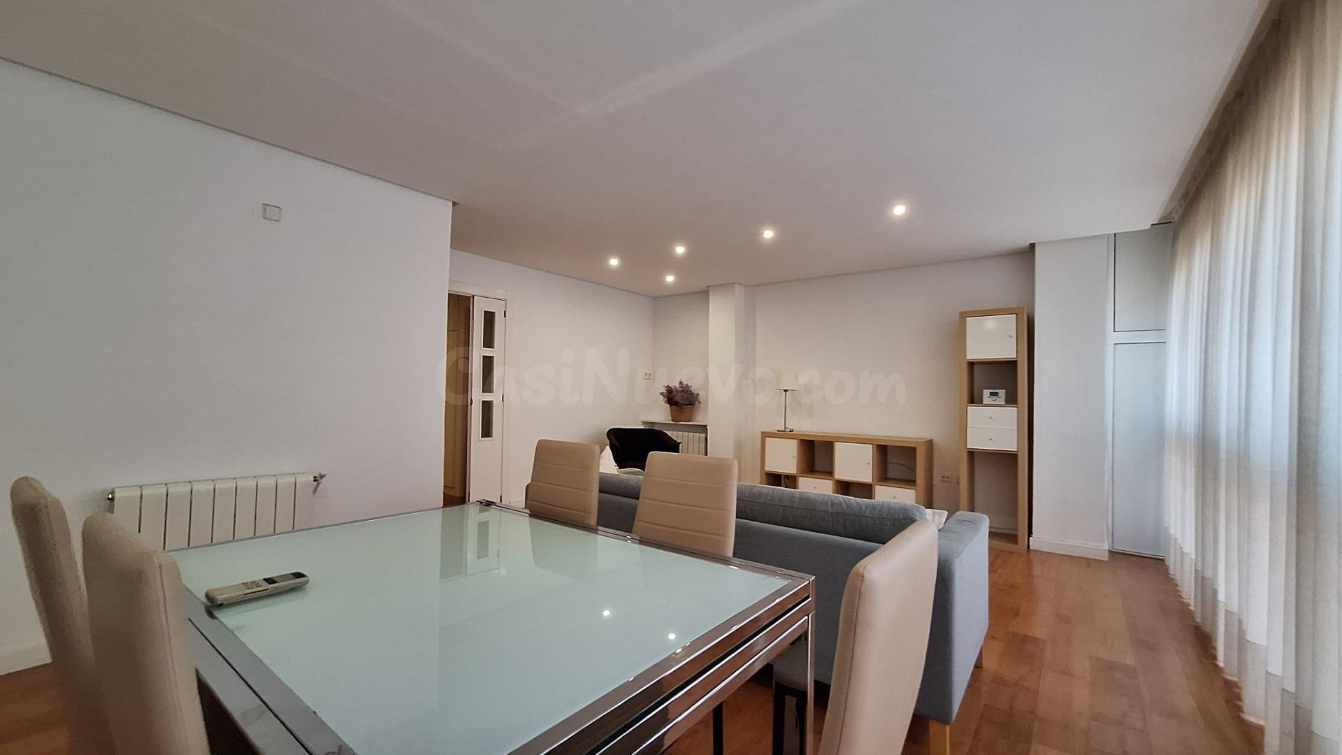 Apartamento reformado de 2 dormitorios y 2 baños en la Calle - foto 3