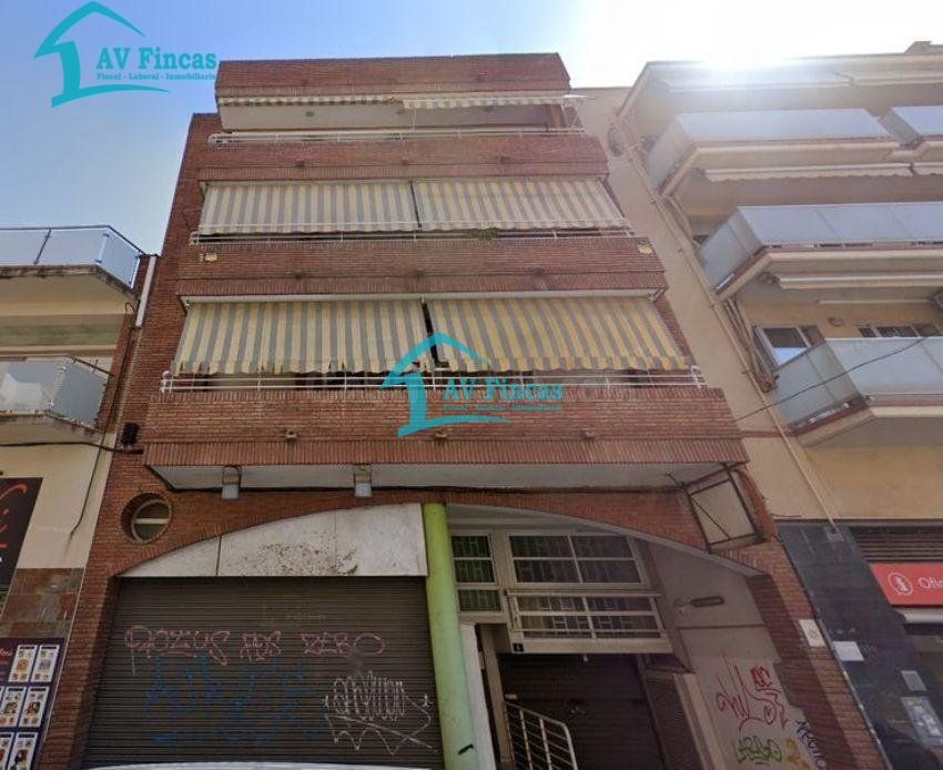 VENTA DE LOCAL EN RAMBLA MODOLELL, EN VILADECANS
