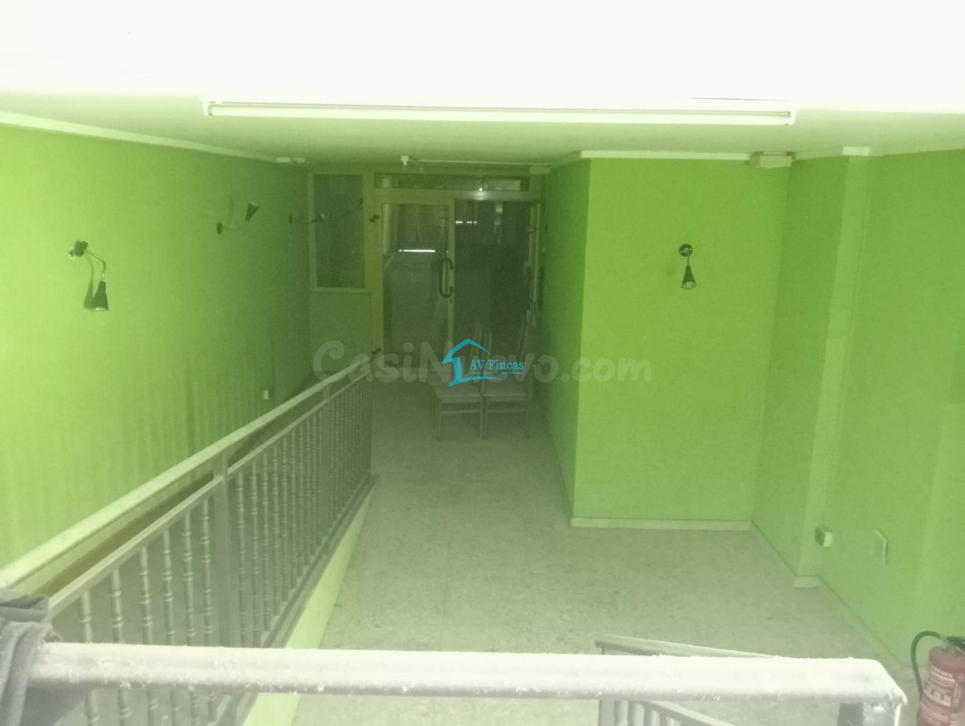 VENTA DE LOCAL EN RAMBLA MODOLELL, EN VILADECANS - foto 2
