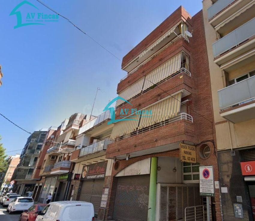 VENTA DE LOCAL EN RAMBLA MODOLELL, EN VILADECANS - foto 3