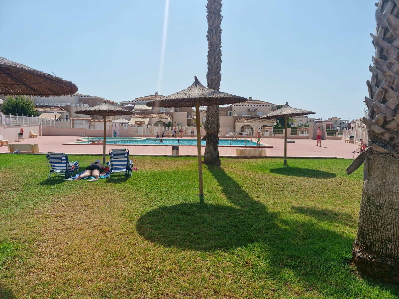 Bungalow con piscina -Altos de la Bahía-Aguas Nuevas