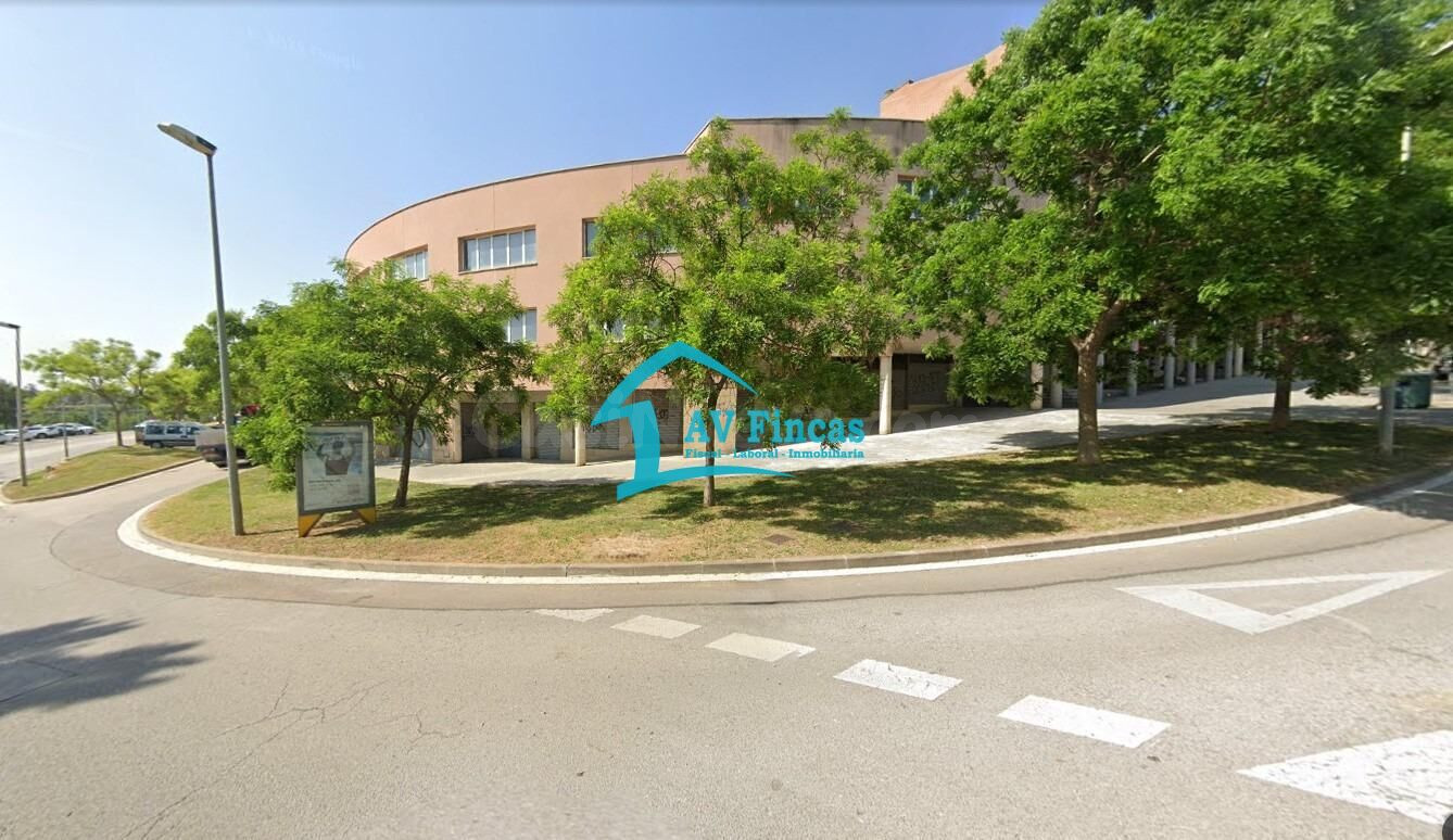 EDIFICIO DE OFICINAS, EN VENTA EN SANTA COLOMA DE CERVELLO - foto 4