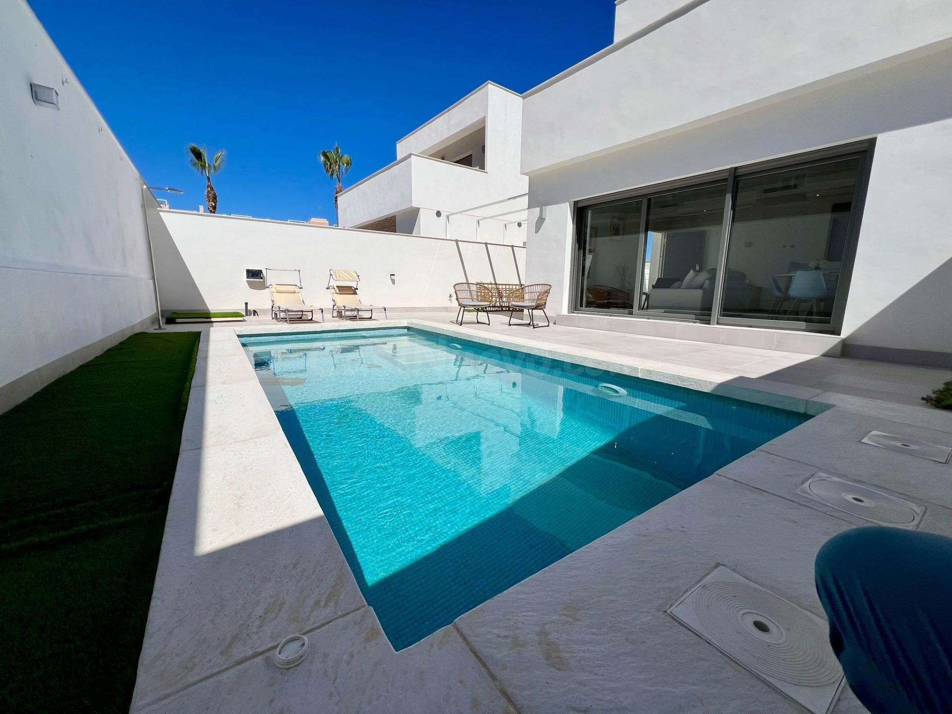 VILLA DE 3 DORMITORIOS JUNTO ZENIA BOULEVARD - foto 3