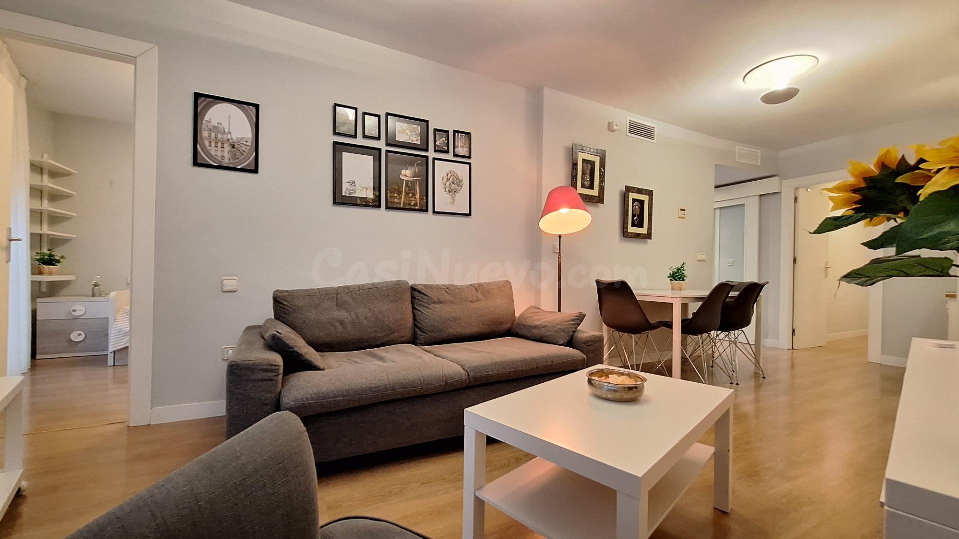 Apartamento de 2 dormitorios y 1 baño en la Calle Sociedad