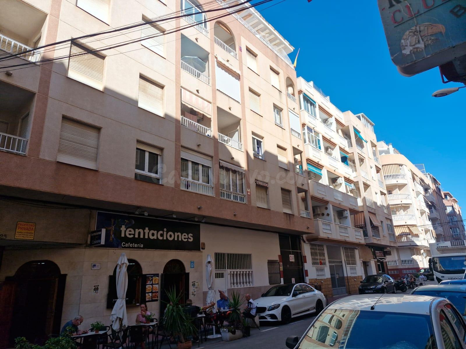 Se alquila para TODO EL AÑO. Apartamento en Torrevieja.
