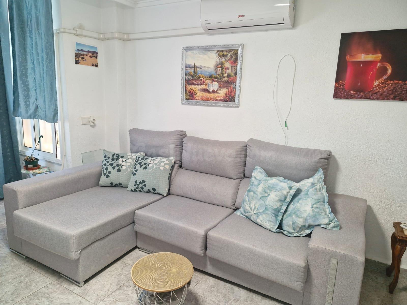 Se alquila para TODO EL AÑO. Apartamento en Torrevieja. - foto 4