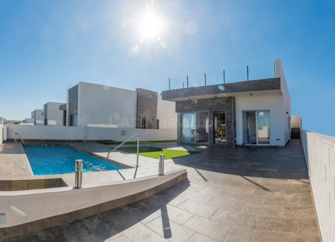 Estupendo chalet de 3 dormitorios en Villamartín - foto 2