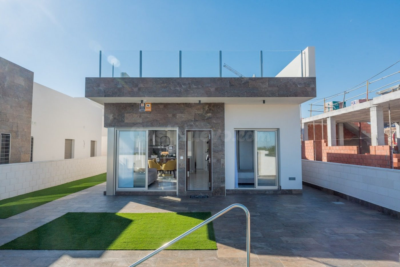 Estupendo chalet de 3 dormitorios en Villamartín - foto 3