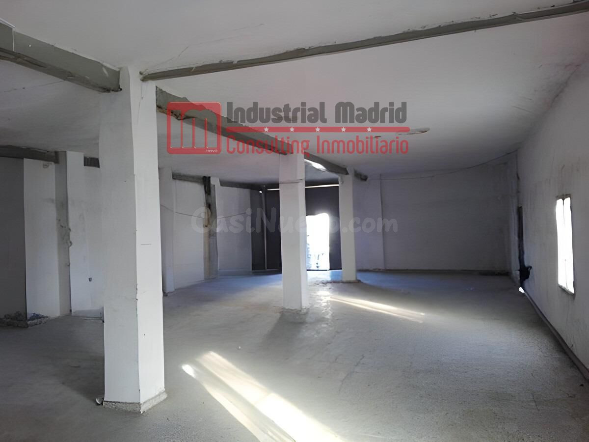 Local diáfano de 240 m2 en venta en Campo Real con posibilid - foto 4