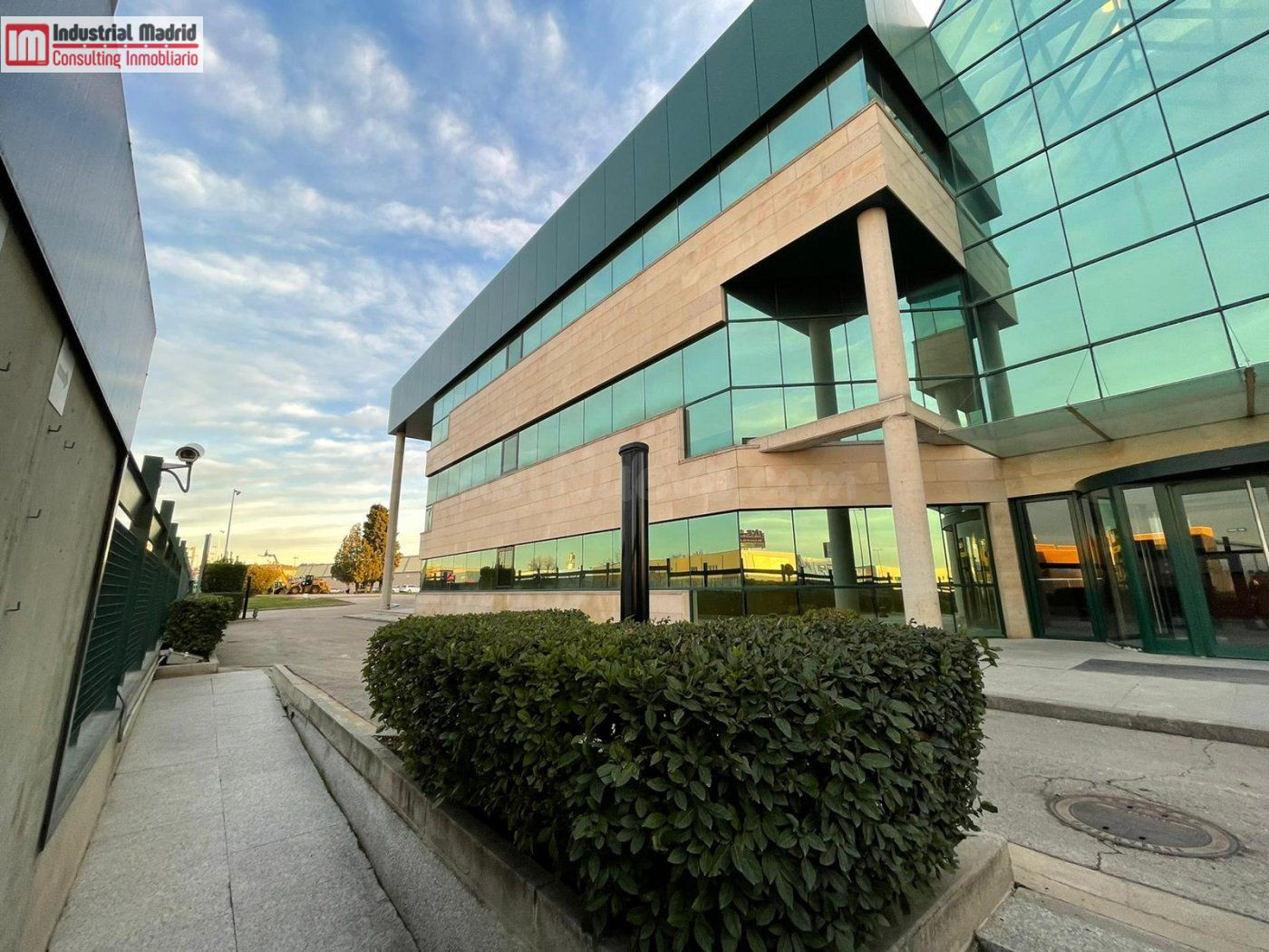 EDIFICIO REPRESENTATIVO EN VENTA Y ALQUILER - foto 3